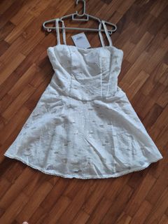 (Category: ) located in . Submitted by trendychic (Listing ID 1369888400, Image 1). Description: .