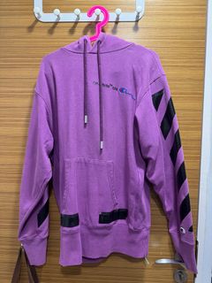 (Category: ) located in . Submitted by esneakers (Listing ID 1370713799, Image 1). Description: .