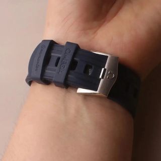 (Category: ) located in . Submitted by watchshop2000 (Listing ID 1370729714, Image 1). Description: .
