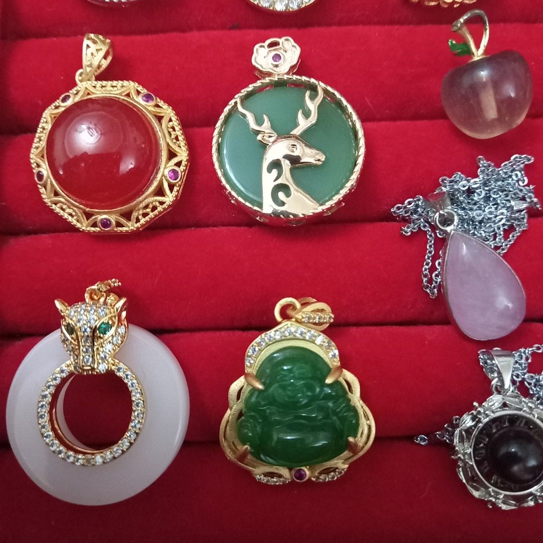 Pandants natural stones (Category: Necklaces) located in Mandaue City. Submitted by vlard21 (Listing ID 1370770303, Image 2). Description: .