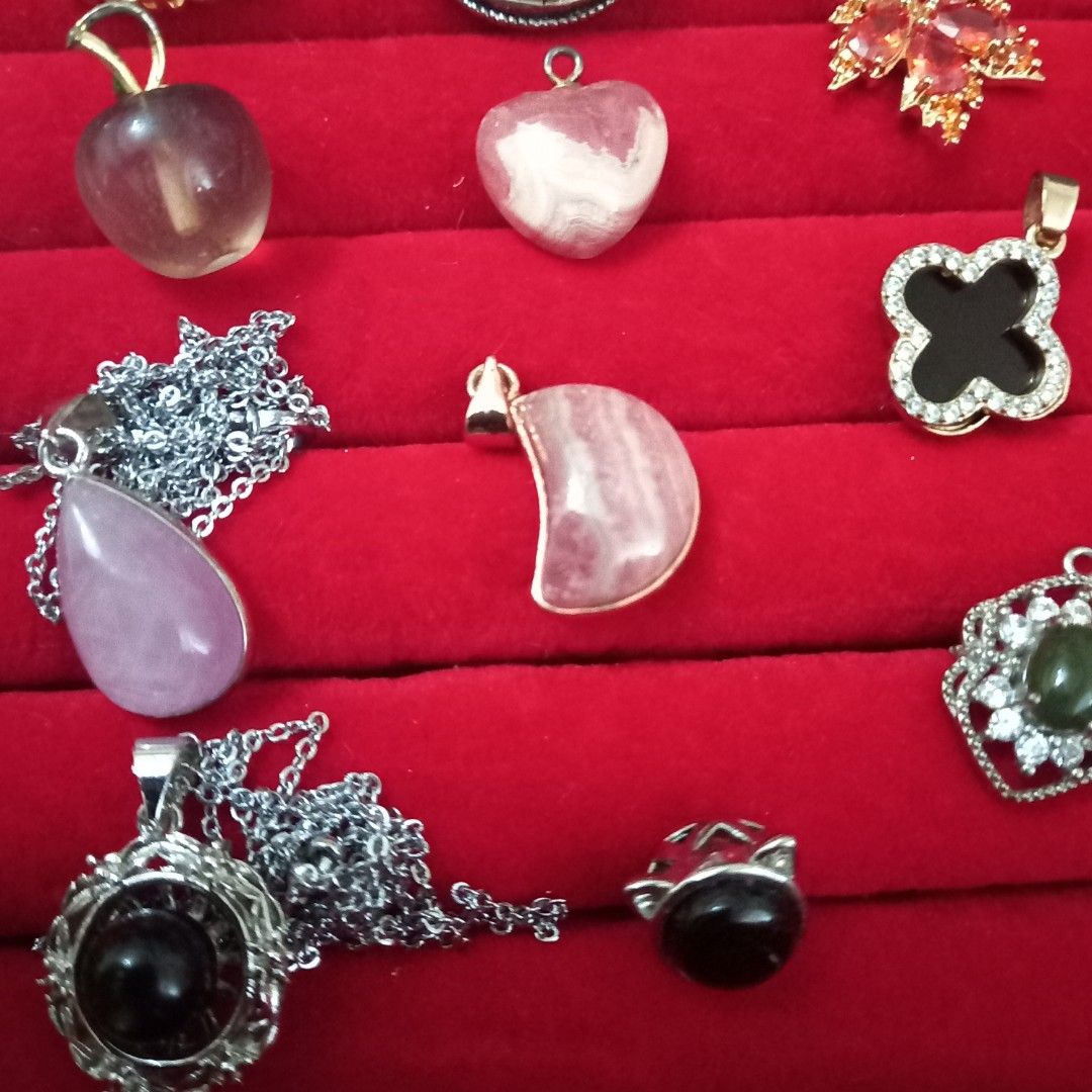 Pandants natural stones (Category: Necklaces) located in Mandaue City. Submitted by vlard21 (Listing ID 1370770303, Image 3). Description: .