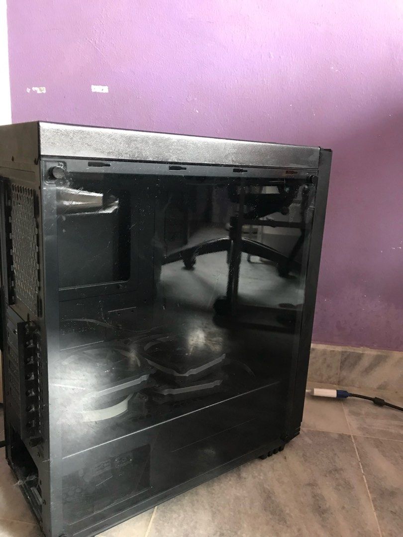 PC Casing (Category: Desktops) located in Kuala Lumpur. Submitted by chuk4idak0 (Listing ID 1370712951, Image 2). Description: - selling just to clear my space - in good condition - preferably COD.