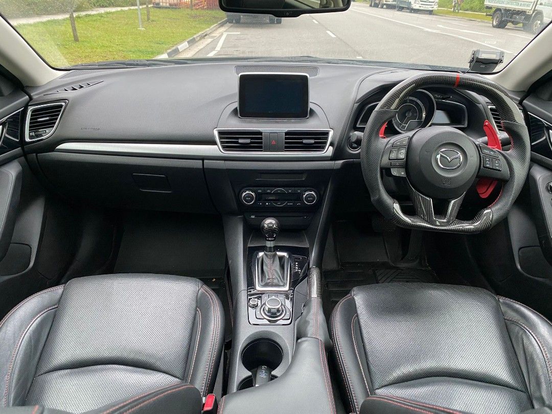 [RENT] MAZDA 3 HATCHBACK 1.5A SPORTY IN DARK BLUE62872684751106114