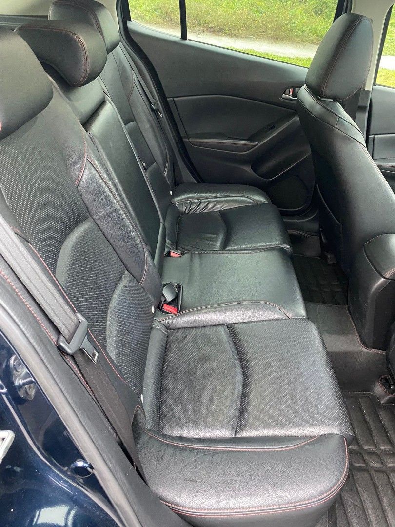 [RENT] MAZDA 3 HATCHBACK 1.5A SPORTY IN DARK BLUE62872684751106113