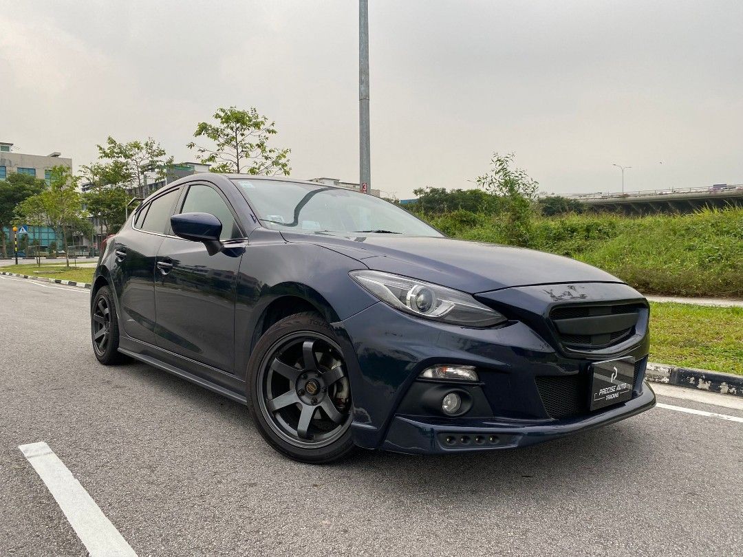 [RENT] MAZDA 3 HATCHBACK 1.5A SPORTY IN DARK BLUE628726847511061117