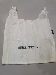 (Kategori: ) berada di . Dikirim oleh zecondid_thrifting (ID iklan 1370774412, Gambar 1). Deskripsi: .