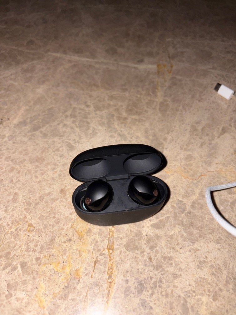 Sony WF-1000XM5 (Category: Earphones) located in Singapore. Submitted by bryscarou (Listing ID 1370631194, Image 1). Description: bought few months ago, rarely used, in perfect condition, looking to upgrade to xm6 still under warranty and can show receipt .