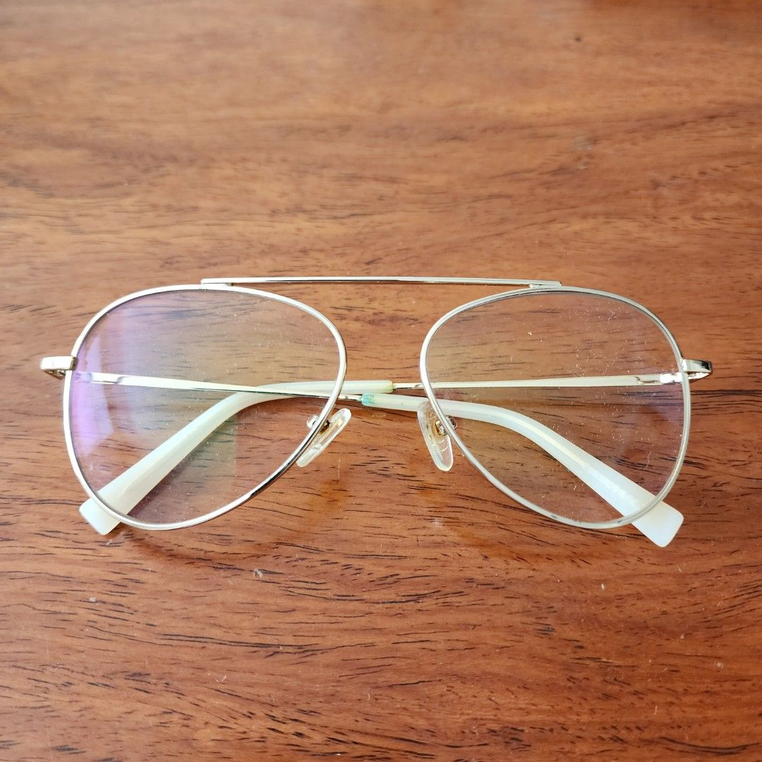 SUNNIES STUDIOS Lukas (Category: Sunglasses & Eyewear) located in Quezon City. Submitted by ShopPDplusK (Listing ID 1370665659, Image 1). Description: Brand: Sunnies Studios Condition: Has small oxidation on the temples. RFS: decluttering.
