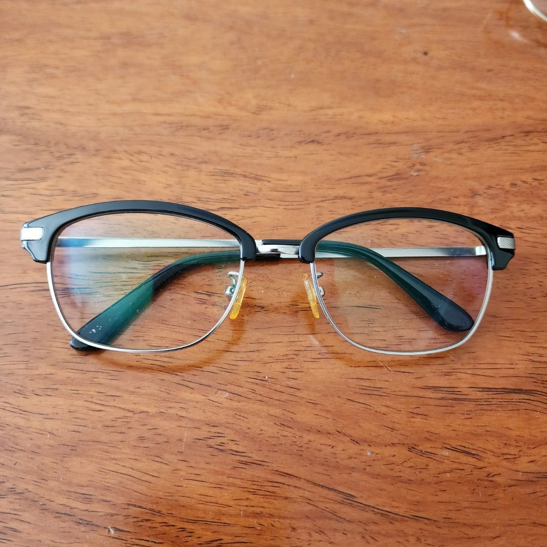 SUNNIES STUDIOS Wes (Category: Sunglasses & Eyewear) located in Quezon City. Submitted by ShopPDplusK (Listing ID 1370666074, Image 1). Description: Brand: Sunnies Optical / Sunnies Specs / Sunnies Studios Condition: Very Good Used Condition, no noticeable flaw. RFS: decluttering.