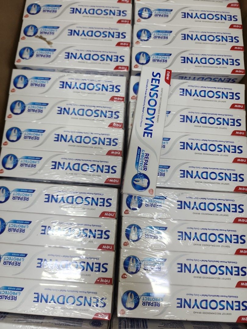 Toothpaste (Category: Oral Care) located in Johor Bahru. Submitted by joon1343 (Listing ID 1363666198, Image 3). Description: Clearance . Clinical review post deep scaling plus assisting from using parodontax ori (salty but for your good sake ) . Remark: Exp 2026 October min purchase 10units = rm87 NETT( Clearance price ) NO NEGO. shipping free.free gift Sensodyne sample 1-3units while stock lasts.