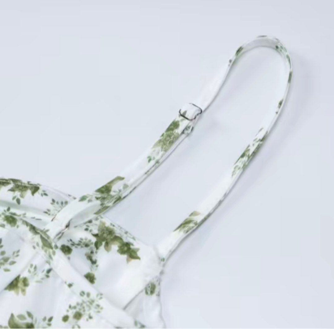 Vesglory summer mini floral dress (Category: Dresses) located in Quezon City. Submitted by col.funshot (Listing ID 1370741591, Image 3). Description: Brand new just washed and stored Perfect for summer outfits Shipping fee c/o buyer No returns. Dont transact if not sure.