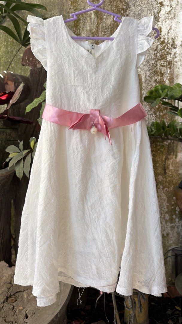 WHITE DRESS KIDS (Category: Babies & Kids Fashion) located in Calauag. Submitted by cheannetan (Listing ID 1370628719, Image 2). Description: ALL. RAND NEW.