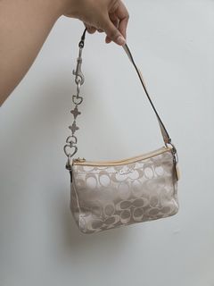 (Kategori: ) berada di . Dikirim oleh declutteringlemariku (ID iklan 1370642232, Gambar 1). Deskripsi: .