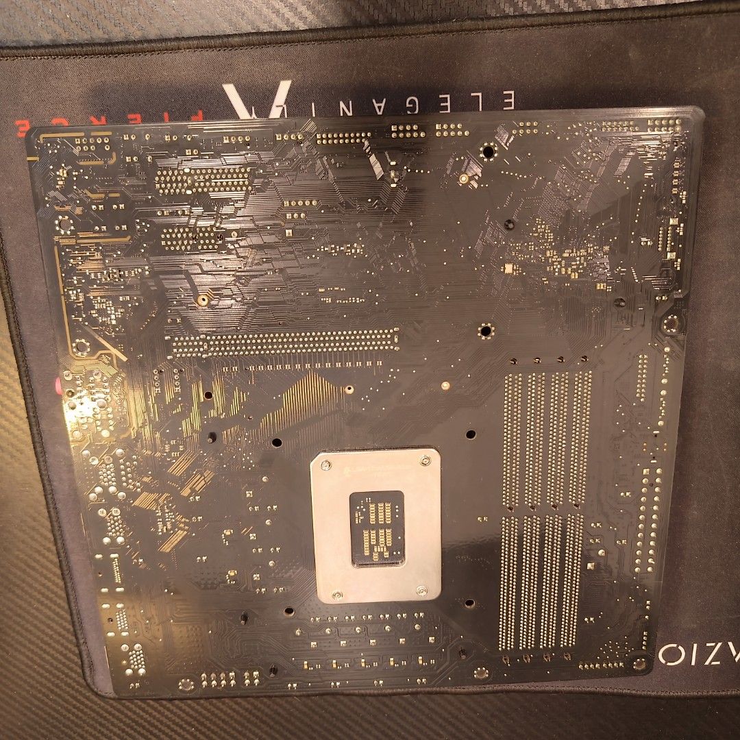 由 pc_bank (刊登 ID 1370689259，圖片 2) 提交，位於 高雄市 (Kaohsiung) 的 Z690m phantom gaming4 (類別：電腦)，說明：。