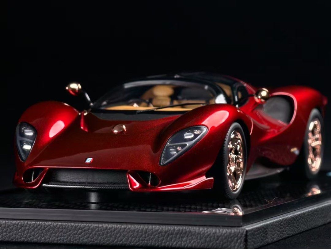 De Tomaso P72 Bleu 1/18 – Maquette Résine Peako 83806 – Neuve