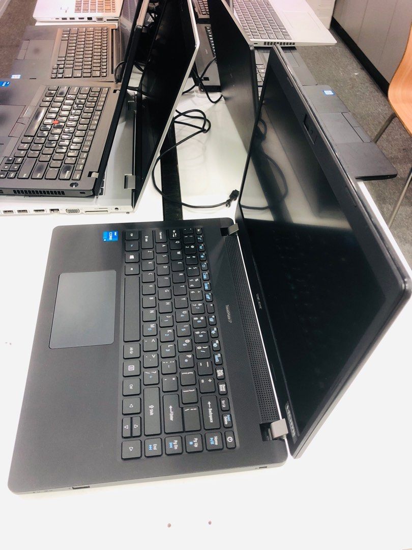 11th Gen Core i5 Cpu 16GB Ram 512GB ssd Windows 11 (Category: Laptops & Notebooks) located in Singapore. Submitted by laptop_dealsg (Listing ID 1370912089, Image 1). Description: Acer.