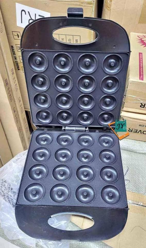 16 hole donut maker (Category: Other Kitchen Appliances) located in Manila. Submitted by jelai.cybyb (Listing ID 1370827333, Image 2). Description: .