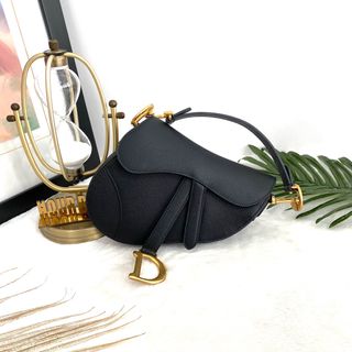 (Category: ) located in . Submitted by hourbags (Listing ID 1370854649, Image 1). Description: .