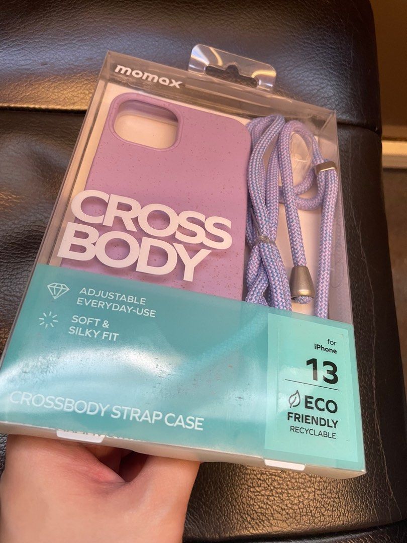 全近 iPhone 13 Case 連電話繩 紫色 （分類：iPhone 13 系列）位於 Hong Kong。 由 bbkittyc 提交（商品編號 1370875236，圖片 1）。簡介： 全新 買錯型號 平放 $30 iPhone 13 case 連繩。