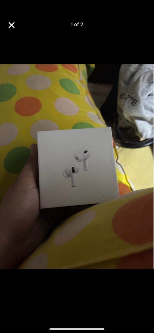 Apple Airpods 2nd Generation (sealed) (Category: Earphones) located in Taguig. Submitted by gygabytch (Listing ID 1370935334, Image 1). Description: Gift lang ng tito ko from US, extra pair na bali ito..
