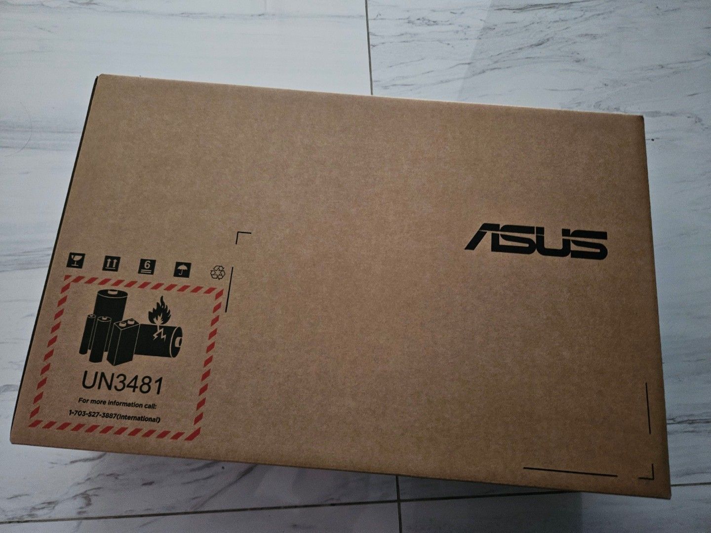 Asus Vivobook Go E1404 (Category: Laptops & Notebooks) located in Singapore. Submitted by andcw (Listing ID 1370932815, Image 2). Description: Brand new in box laptop/notebook. https://www.harveynorman.com.sg/computing/computers-en/laptops-en/asus-vivobook-go-14-ryzen-5-8gb-512gb-e1404fa-nk106w-mixed-black.html.