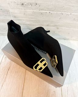 (Category: ) located in . Submitted by allthingsfashionsg (Listing ID 1370796001, Image 1). Description: .