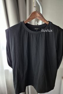 (Category: ) located in . Submitted by iluvlux (Listing ID 1370863616, Image 1). Description: .