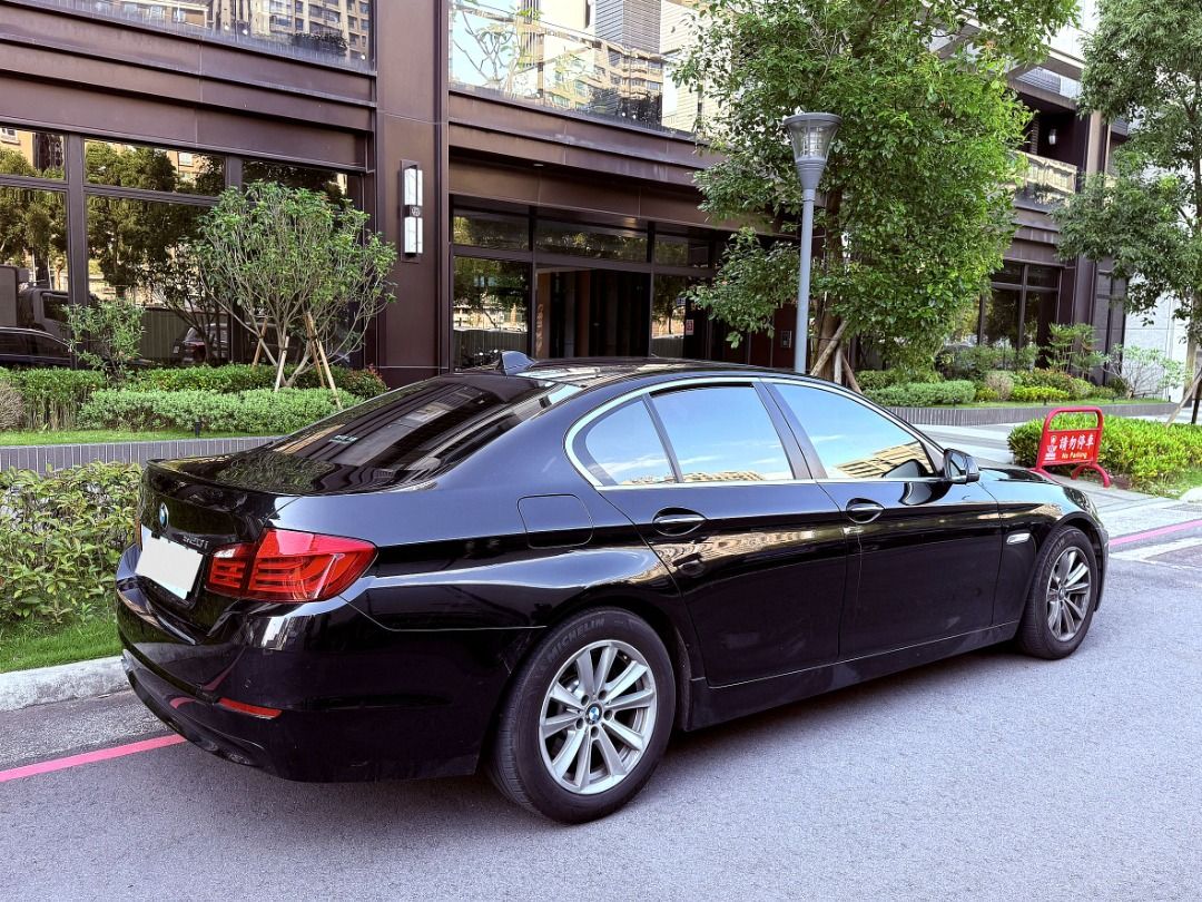 由 show527877 (刊登 ID 1370841600，圖片 1) 提交，位於 台北市 (Taipei) 的 BMW520i (類別：汽車出售)，說明：2013年的BMW520I 里程僅有7萬多公里 外觀及內裝都整理過,直接開走~ 意者請私訊或來電連絡0912618060 LINE :0912618060。