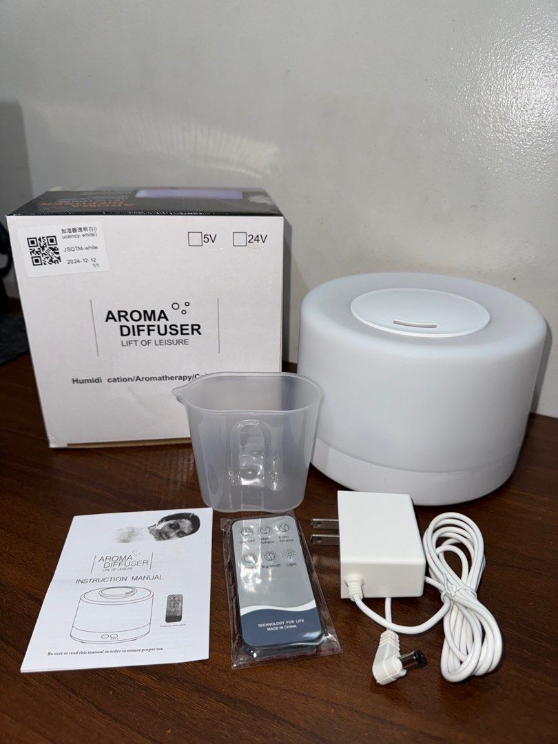 [BRANDNEW] 500ml 7LED Pure White Aroma Diffuser 💨 (Category: Air Purifiers & Dehumidifiers) located in Makati City. Submitted by itsjmla (Listing ID 1370803086, Image 1). Description: [BRANDNEW] 500ml 7LED Pure White Aroma Diffuser 💨.