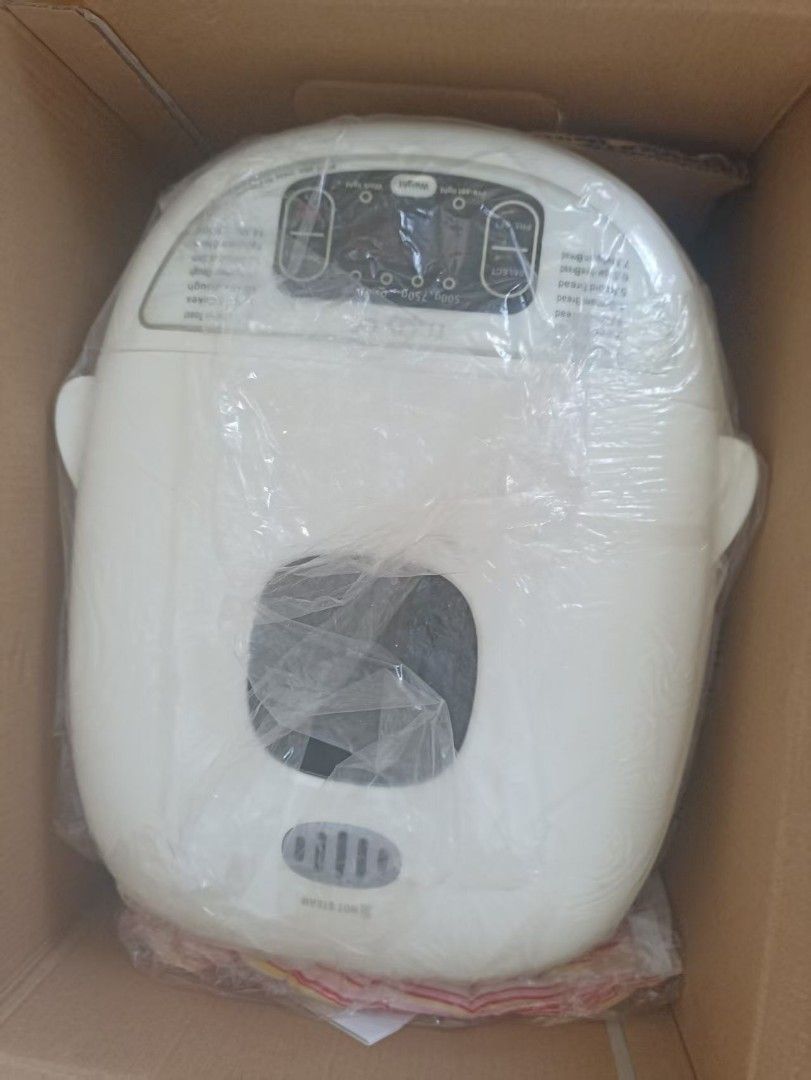 Bread maker (Category: Breadmakers) located in Singapore. Submitted by oddfish (Listing ID 1370833365, Image 2). Description: long time no use, don't know conditions. please collect at my place..