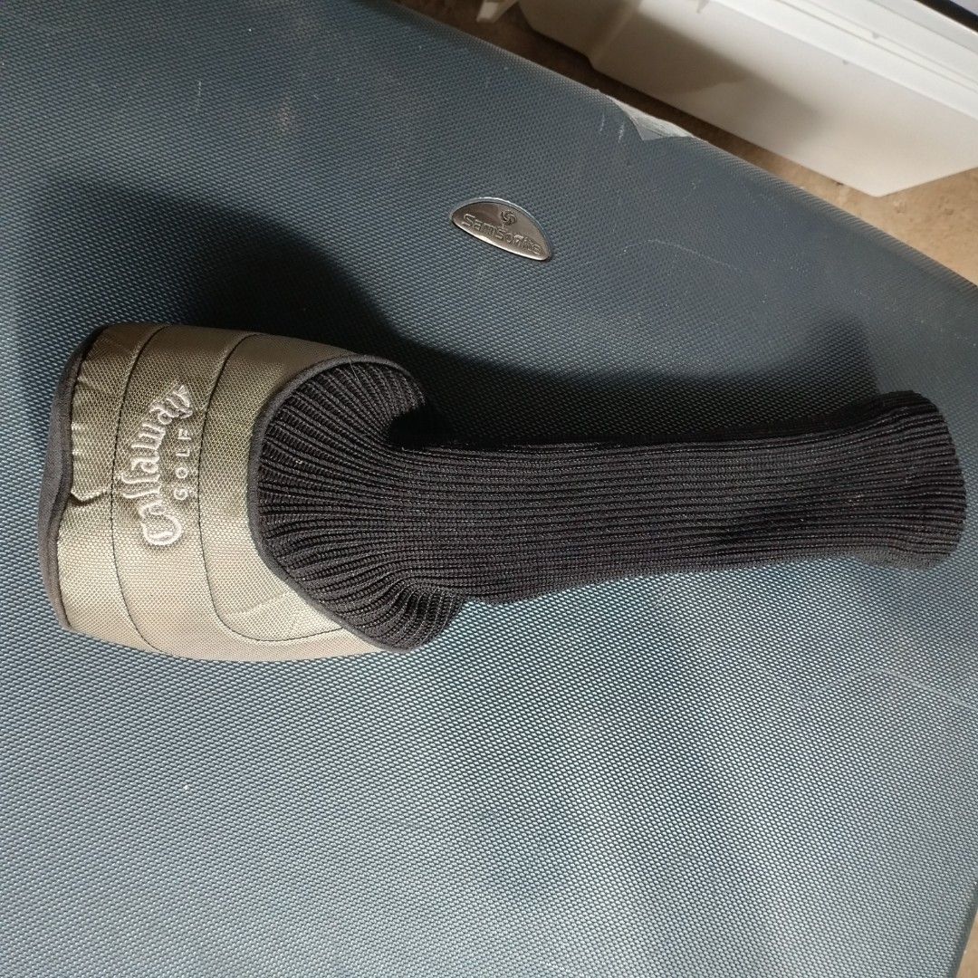 Callaway ERC Fusion driver headcover (Category: Golf) located in Cainta. Submitted by harlemwerld (Listing ID 1370974678, Image 2). Description: This is Callaway ERC Fusion Fairway Wood Headcover. It is designed to protect the club head of a Callaway ERC Fusion fairway wood. Material: Made from a combination of nylon, vinyl, and leather. Design: Features the Callaway Golf and ERC Fusion logos. Compatibility: Suitable for men's fairway woods, spec
