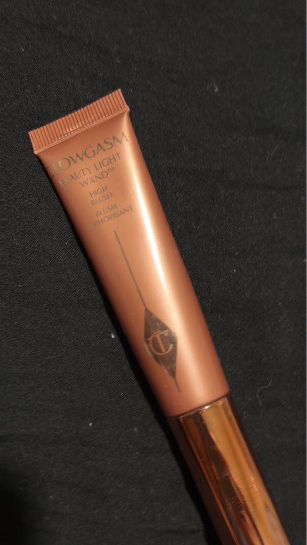 Charlotte Tilbury Glowgasm High Blush (Category: Makeup) located in Baguio. Submitted by baekinn (Listing ID 1370915165, Image 1). Description: Shade: Pinkgasm Bilhin niyo na pls hehe decluttering. 💯 original items..