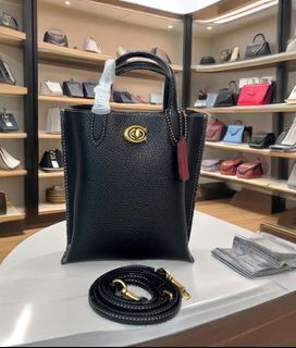 (Category: ) located in . Submitted by fascinating.bag.mall (Listing ID 1370832832, Image 1). Description: .
