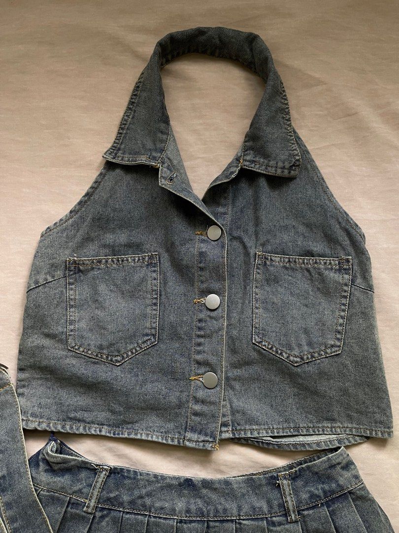 Coords (Category: Sets or Coordinates) located in Bangui. Submitted by francisjericka (Listing ID 1370836671, Image 2). Description: - bought from Thailand - never been used - lost so much weight after my Thailand trip - best fit to my medium girlies 🫶.