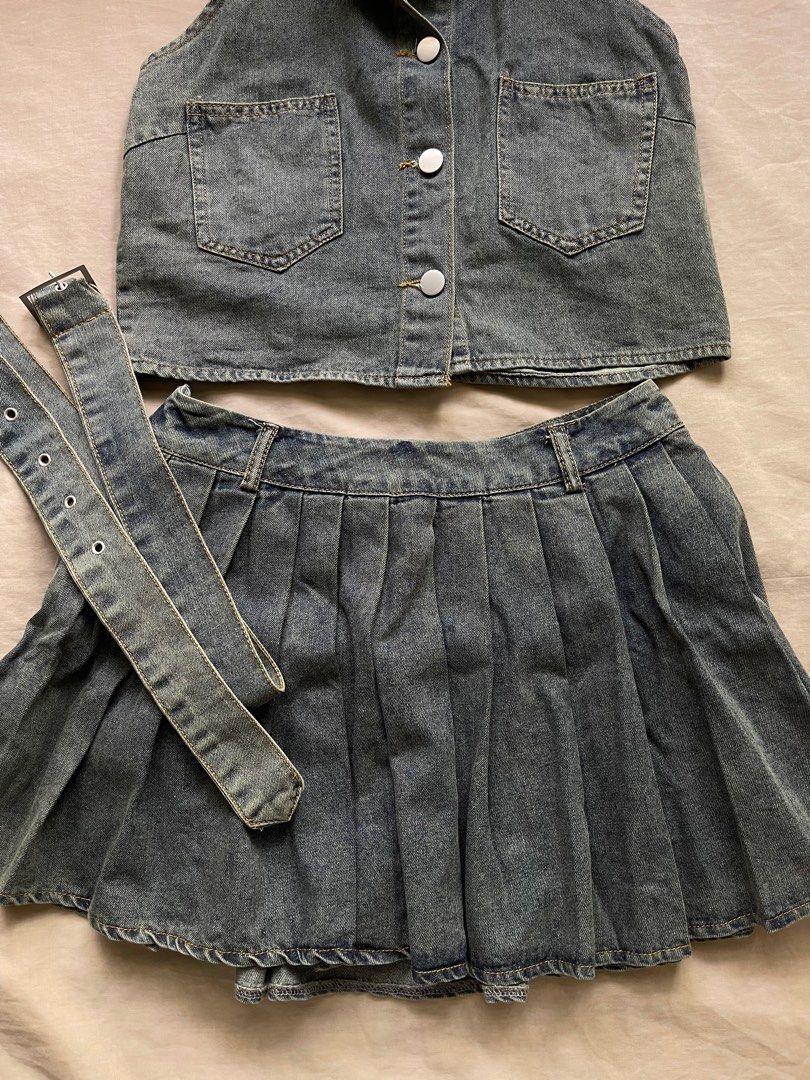 Coords (Category: Sets or Coordinates) located in Bangui. Submitted by francisjericka (Listing ID 1370836671, Image 3). Description: - bought from Thailand - never been used - lost so much weight after my Thailand trip - best fit to my medium girlies 🫶.