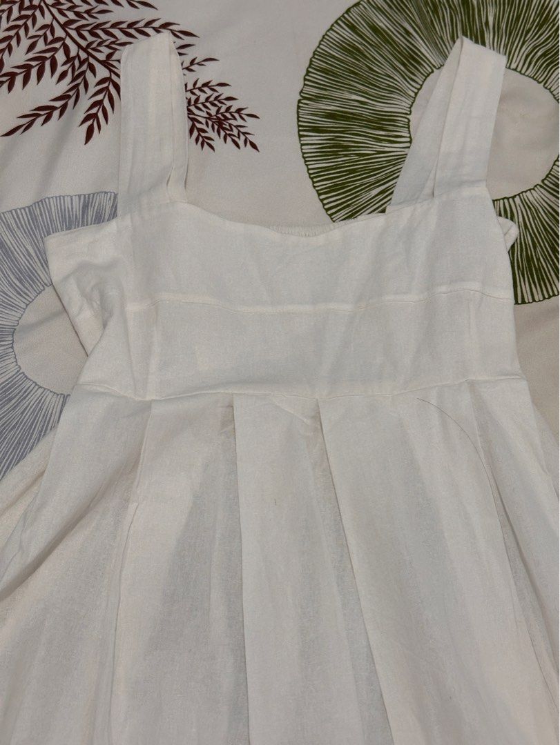 Dominique & Co White Dress (Category: Dresses) located in Mabalacat. Submitted by rizasells (Listing ID 1370863207, Image 1). Description: Used once Regular Size but fits medium to semi large frame.