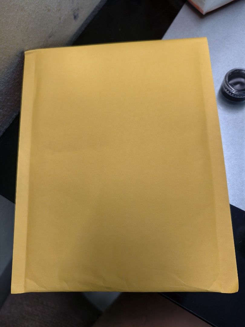 Envelope (Category: Everything Else) located in Singapore. Submitted by kaiz81 (Listing ID 1370790967, Image 3). Description: envelope with buble for protection, 21cm x 15cm . 90 pieces. with adhesive tape attach.