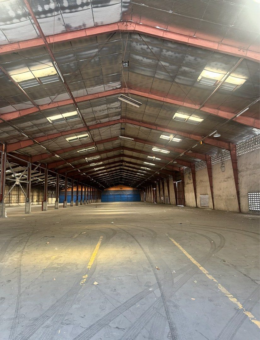 For Rent: Warehouse @ Libis C5 (Category: Commercial) located in Makati City. Submitted by donangelob (Listing ID 1370802805, Image 1). Description: Please read… *NO BROKERS* *DIRECT TENANTS ONLY* For Lease / Rent Libis C5 - Dry Warehouse Frontage 22 meters Can fit 40 foot container van Covered: 6,072 sqm Uncovered: 2,154 sqm Total: 8,226 sqm #May2025 -——— *DIRECT TENANTS ONLY* *DIRECT TENANTS ONLY* *DIRECT TENANTS ONLY*.