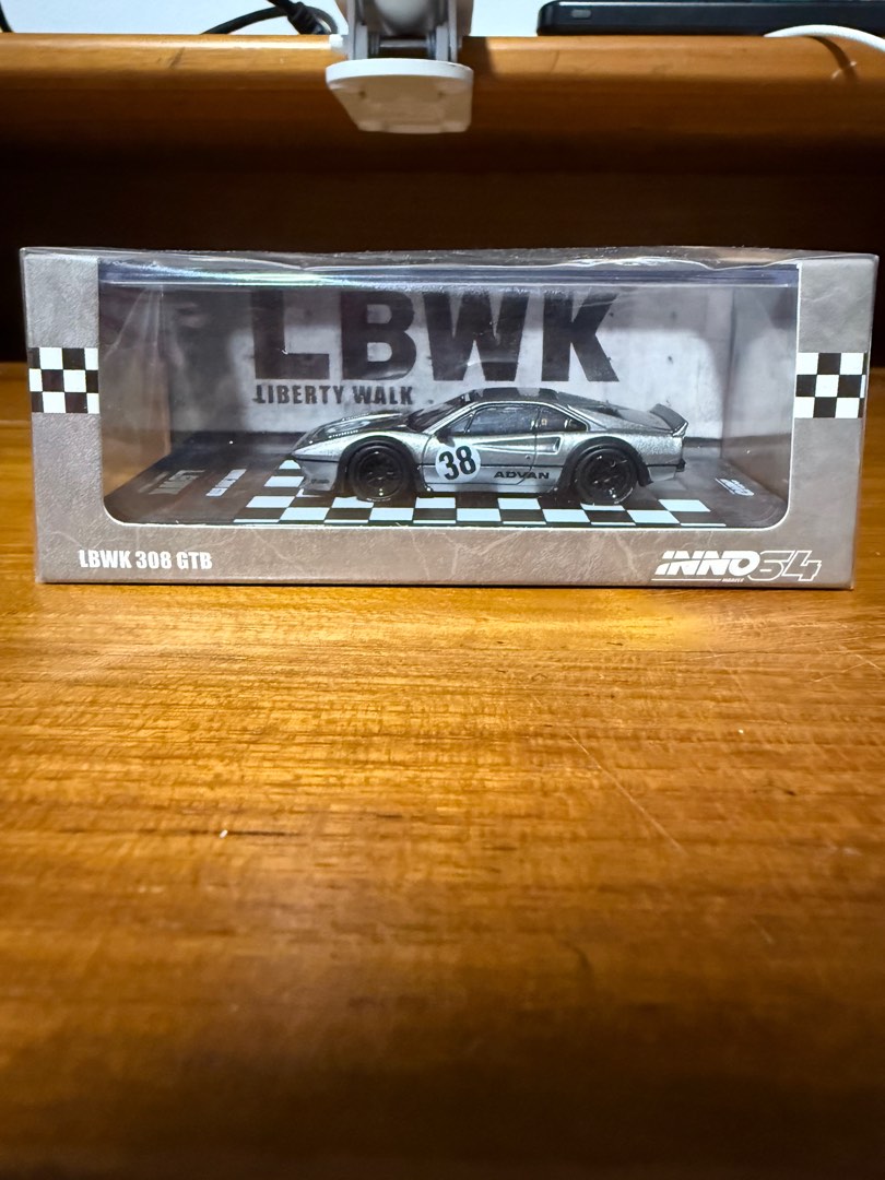 PREORDER* INNO64 1:64 Ferrari 308 GTB Liberty Walk In White - Foto 7