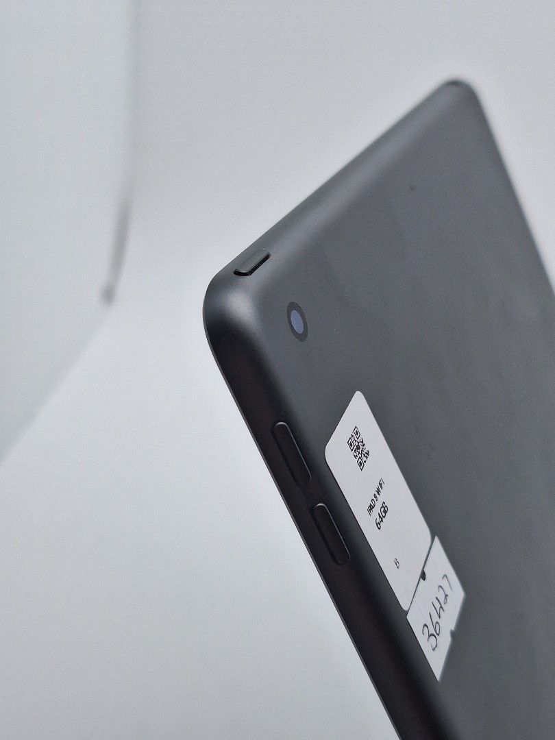 iPad 9 10.2" WiFi (2021) 64GB Space Grey (Category: iPad) located in Singapore. Submitted by gwmobile.sg (Listing ID 1370844347, Image 3). Description: .