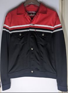 （分類：）位於 。 由 car_boots 提交（商品編號 1370968190，圖片 1）。簡介： 。