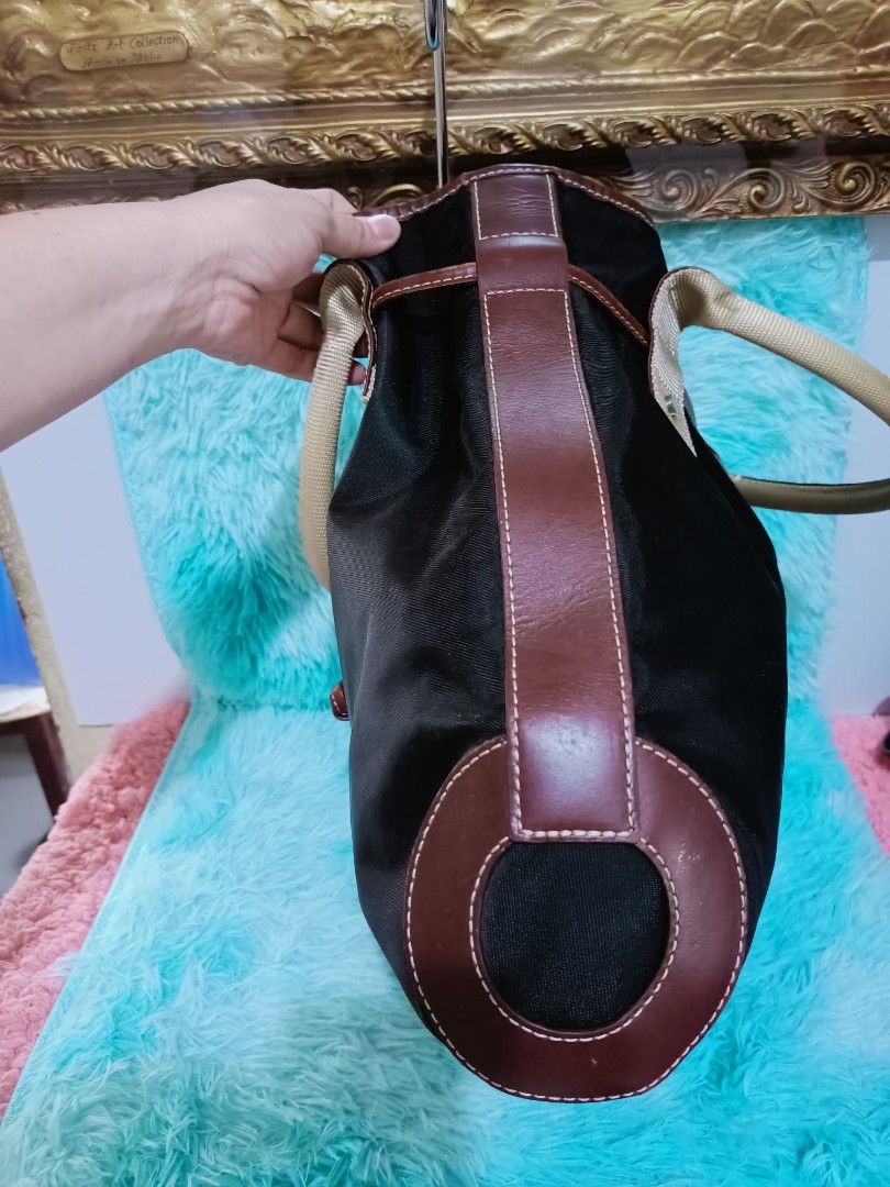 Lancel Paris (Category: Luxury Bags & Wallets) located in Santo Tomas. Submitted by mybellacloset158 (Listing ID 1370962892, Image 3). Description: Authentic Lancel Paris In good condition, No flaws Shoulder Bag Combination of Nylon and Leather Material No rubs, 9/10 color rate Very nice. Actual photos posted See last pic for your reference of other price. Ctto.