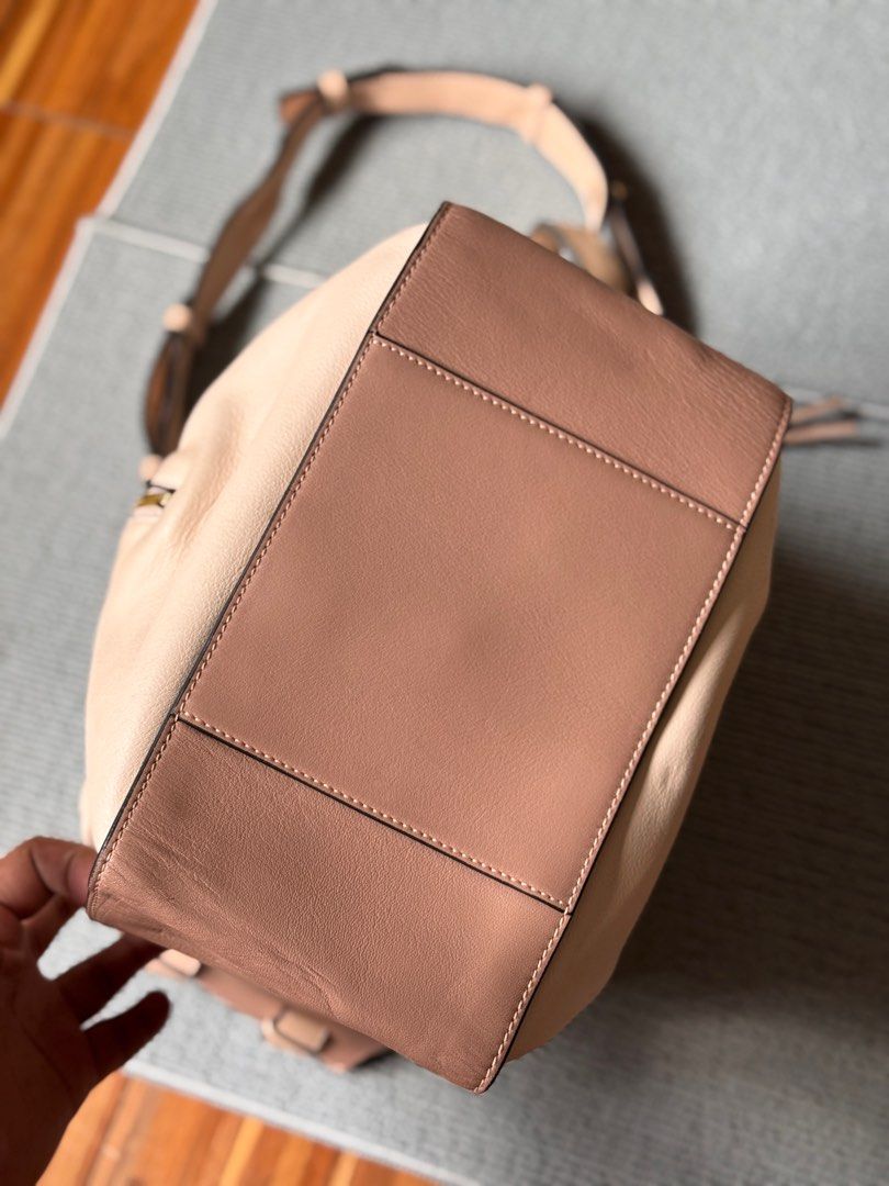 Loewe hammock (Category: Luxury Bags & Wallets) located in Quezon City. Submitted by toomuchpain (Listing ID 1370888291, Image 2). Description: Good condition All details posted.