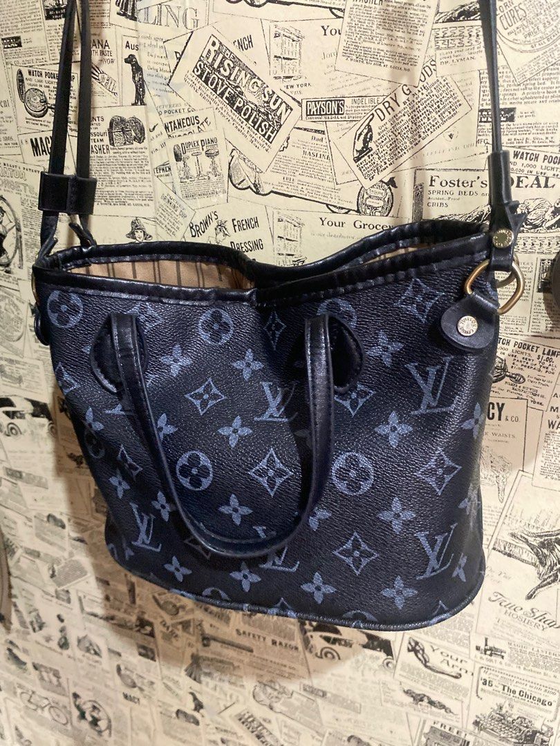 Louis Vuitton Handbag/Slingbag LV (Category: Luxury Bags & Wallets) located in Manila. Submitted by keiscart_ (Listing ID 1370860940, Image 1). Description: .