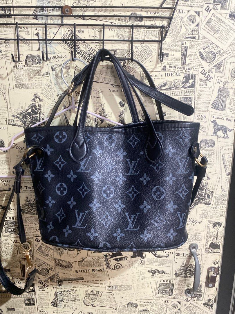 Louis Vuitton Handbag/Slingbag LV (Category: Luxury Bags & Wallets) located in Manila. Submitted by keiscart_ (Listing ID 1370860940, Image 3). Description: .