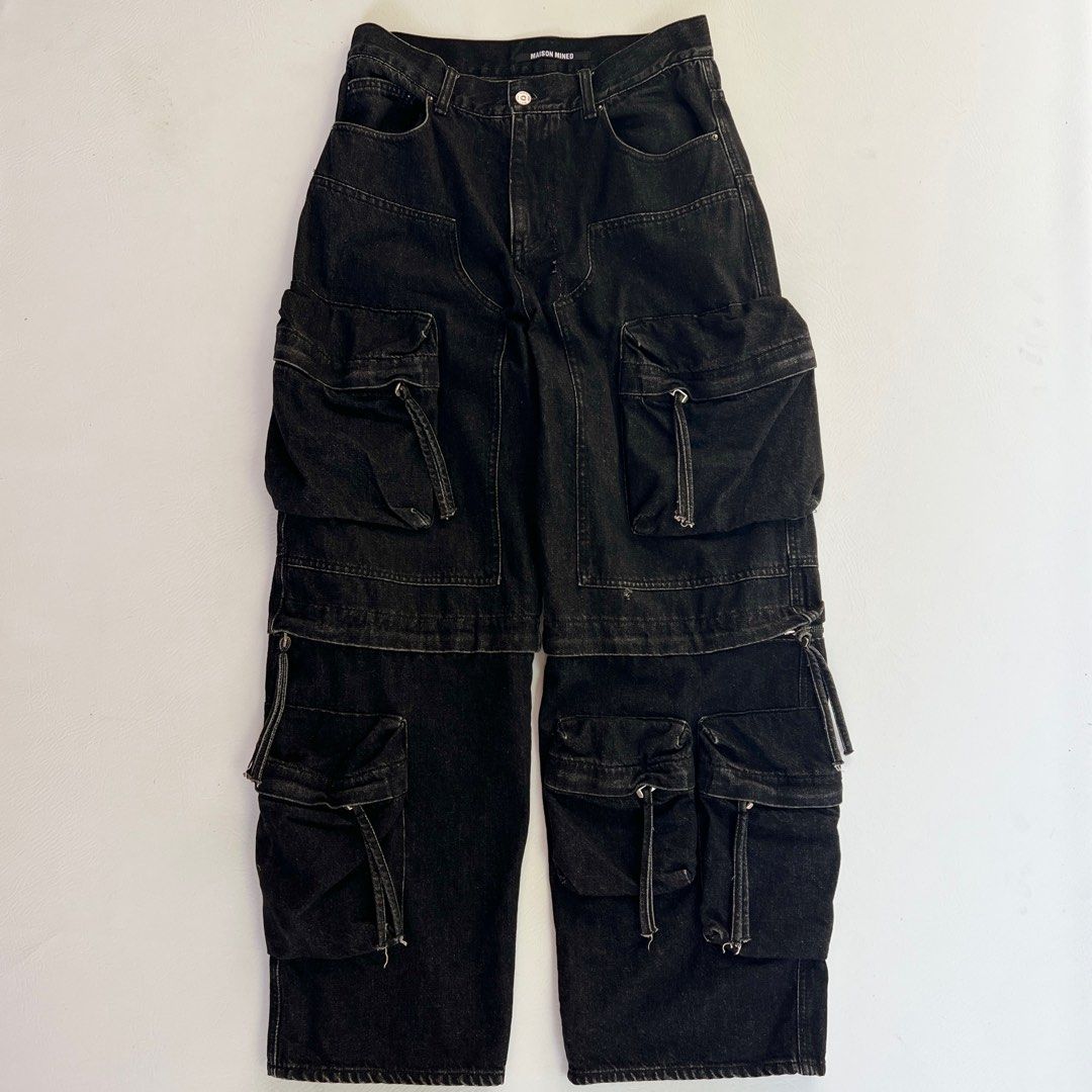 Maison Mined Construct Multi Pocket Baggy Denim Pants (Category: Jeans) located in Pozorrubio. Submitted by judyayaya (Listing ID 1370974978, Image 3). Description: Convertable to shorts with zipper M on tag Fits 33 Width – 16.5 Length – 43.5 Hem – 10 Rise – 13.5 Heavy Cloth Zara vibes y2k baggy cargo big pocket.