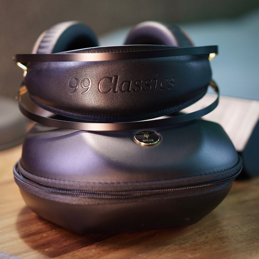 Meze 99 Classics Walnut Closed Back Headphones62863062073219112
