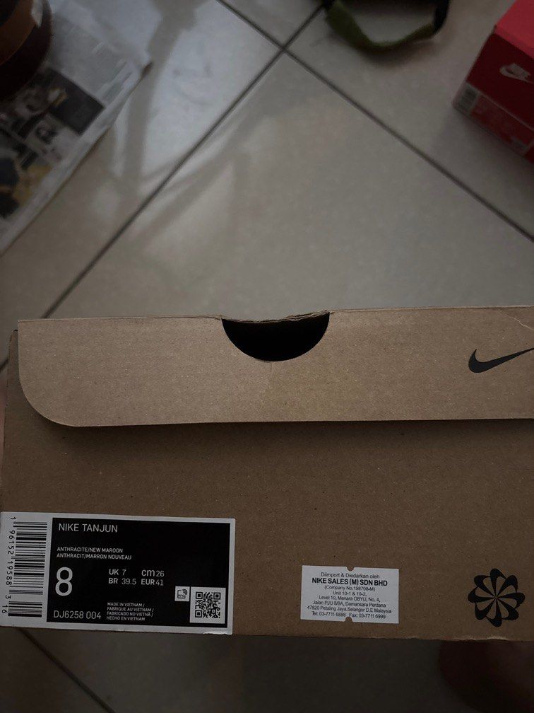 Nike Tanjun (Category: Sneakers) located in Puchong. Submitted by 2000lcy (Listing ID 1370791237, Image 3). Description: Condition 9/10.