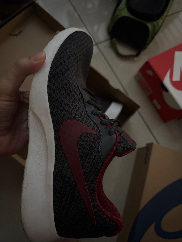 Nike Tanjun (Category: Sneakers) located in Puchong. Submitted by 2000lcy (Listing ID 1370791237, Image 1). Description: Condition 9/10.