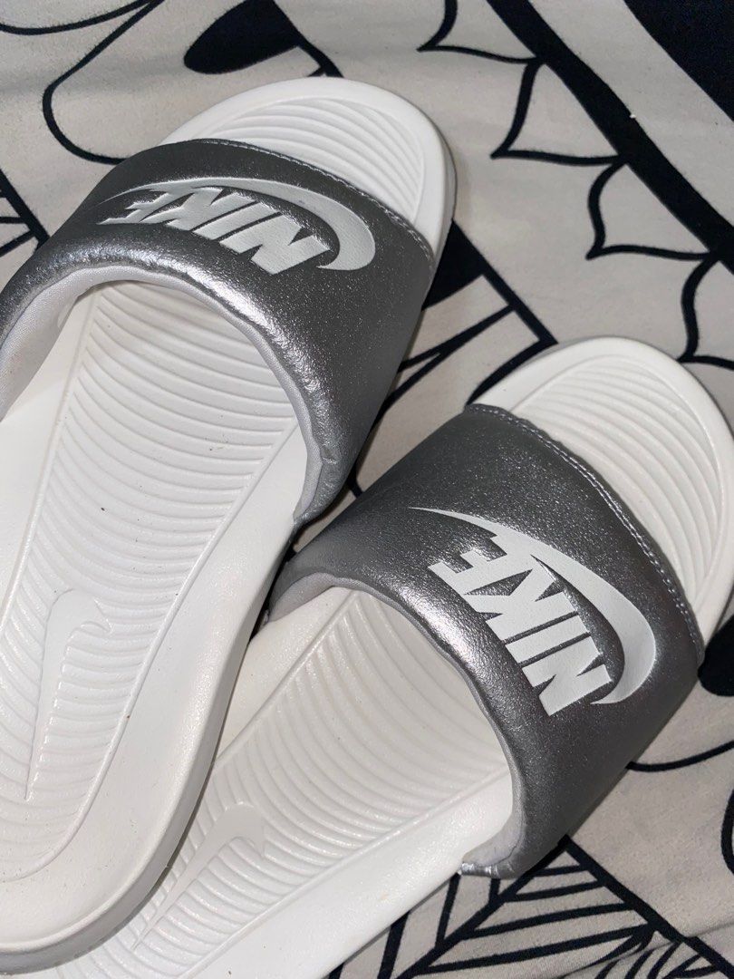 Nike Womens Victori One Slide (Category: Slippers and slides) located in Quezon City. Submitted by collect_n_select (Listing ID 1370884481, Image 2). Description: Size: US 10 inches (27 cm) RFS: no box as this was only gifted, but too big for my feet.